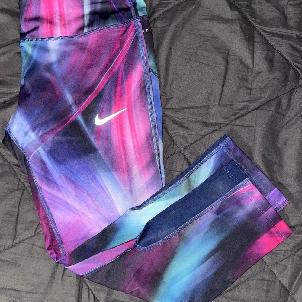 Nike Women’s Purple & Pink Gradient Performance Leggings